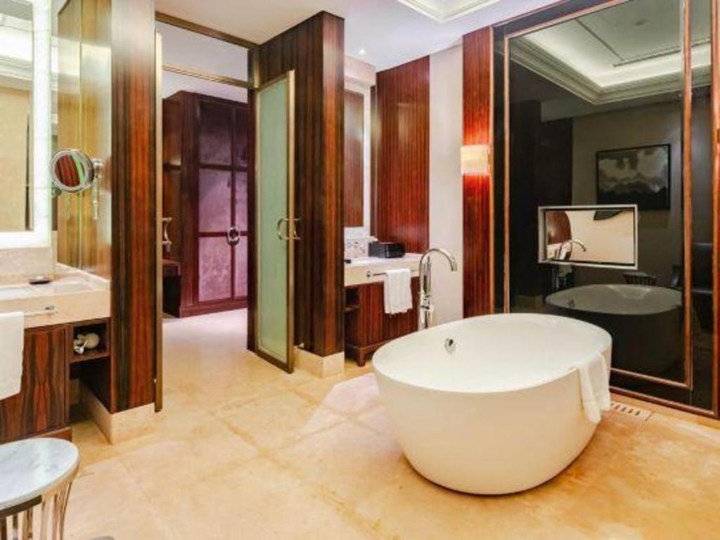 Eadry Royal Garden Hotel Haikou Haikou  Bagian luar foto